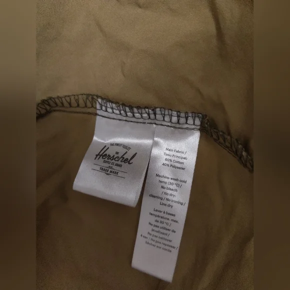 MEN'S Herschel Supply Co. Field Woodland Camo Rain Jacket size MEDIUM - Picture 9 of 12